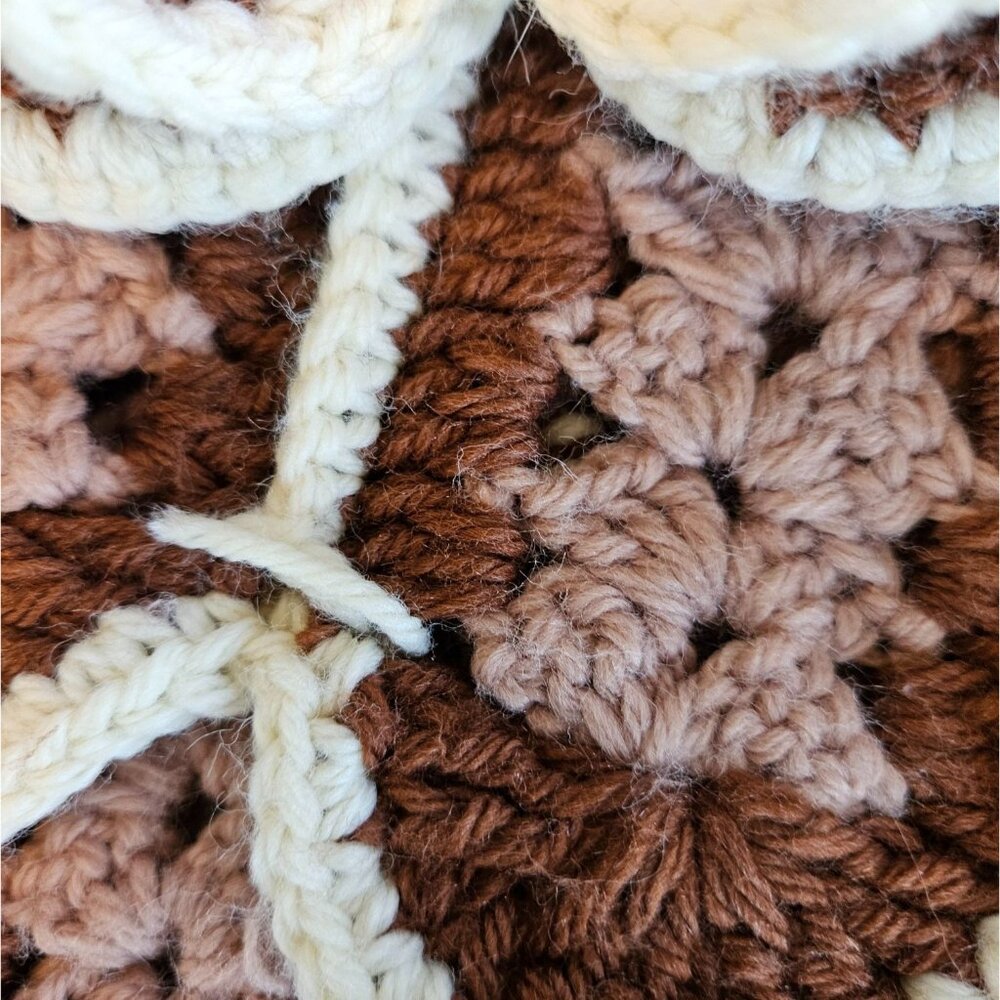 Vintage Crochet Blanket Brown Beige Ivory Scalloped Edge Handmade 62 x 48" Twin - Picture 4 of 12